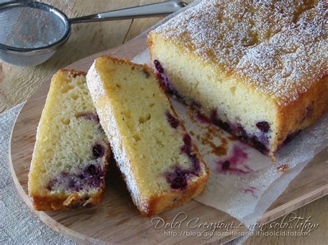 La cheesecake è un dolce semplice ma di sicuro successo e le varianti sono veramente infinite. Plumcake allo yogurt e mirtilli freschi