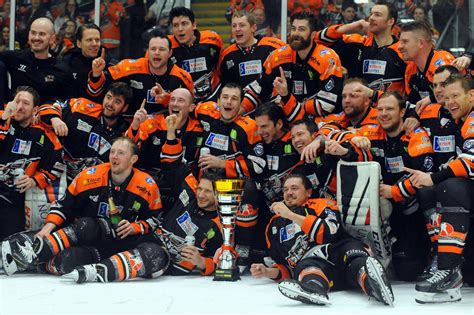 Future with the challenge cup being a multisport event, in 2021 we will take place football, handball, futsal and hockey, and in 2022 basketball will be incorporated, making this event the. Sheffield Steelers celebrate winning the Challenge Cup ...