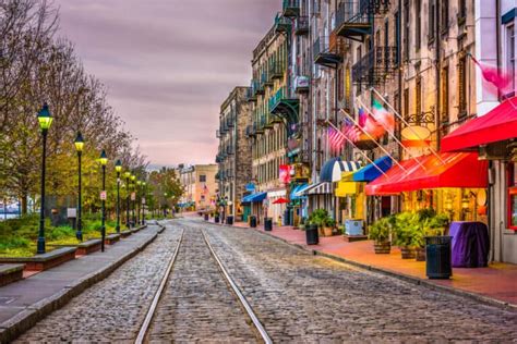 13 Incredibly Romantic Things To Do In Savannah For Couples