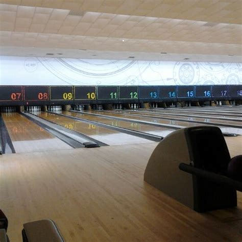 Tutustu kaikkiin kohteen setia city mall lähellä oleviin. Wangsa Bowl - Bowling Alley in Setia Alam