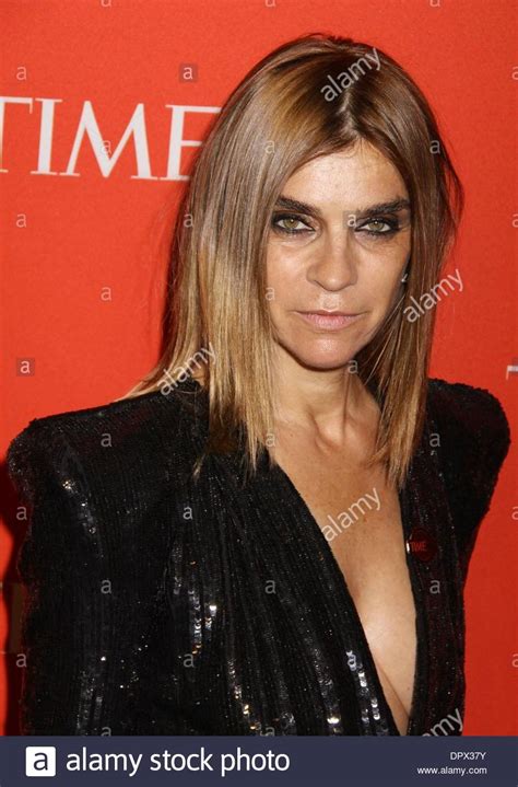 May 05 2009 New York New York Usa French Vogue Editor Carine Roitfeld Attends The Time