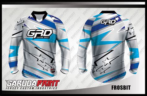 Warna ungu muda sangat cocok untuk kamu dapat menggunakan warna ungu untuk menciptakan kesan glamor dan eksklusif pada logo. 44+ Pramugari Garuda Baju Ungu, Inspirasi Top!