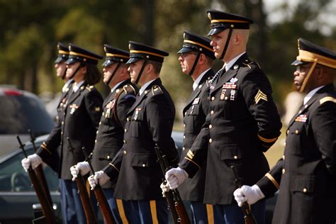 Report California Soldiers Must Repay Enlistment Bonuses