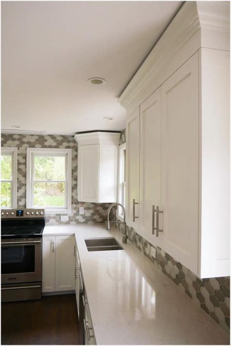 Well, the majority of it is ego. Molding On Kitchen Cabinets Ideas (Dengan gambar) | Hidup ...
