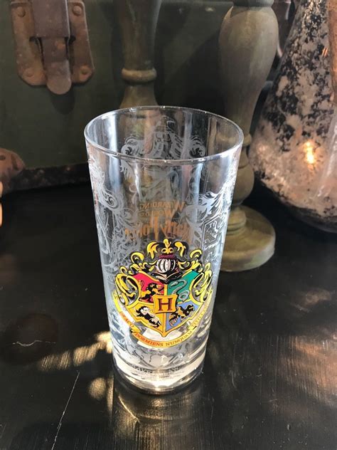 Universal Studio Exclusive Harry Potter Hogwarts Crest Stain Glass Mug New