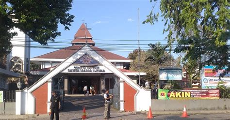 Gereja katedral santa gemma galgani 663 km. Gereja Katolik St Maria Fatima Banyumanik Semarang ...