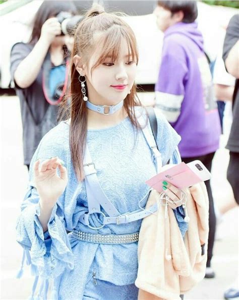 Miyeon finishing her freestyle rap saying she wants to be the eldest sister to the members and telling. (G)I-dle Miyeon | Kpop fashion, Kpop outfits, Kpop girls