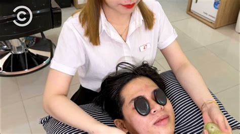베트남 다낭 제일 이발관에서 제일 잘할것 같은 여자 마사지사 💈 Vietnam Barber Best Girl Massage 4k Youtube
