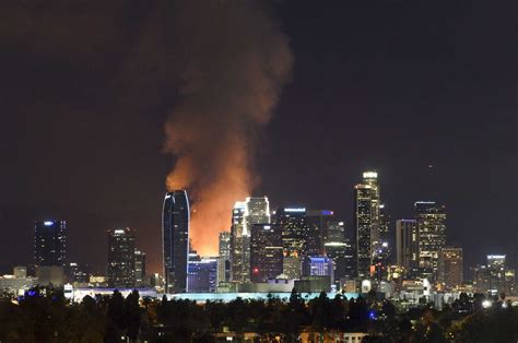 Los Angeles Large Fire Illuminates Downtown La Skyline Time