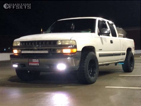 2002 Chevrolet Silverado 1500 With 17x9 64 Pro Comp Series 51 And 33