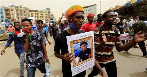 Sudanese Protesters Mark Second Anniversary Of Army Crackdown News Of Protests Thehealthguild