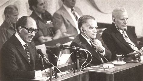 محمد أنور محمد السادات رئيس جمهورية مصر العربية من 28 سبتمبر 1970 وحتى 6 أكتوبر 1981. المدن - السادات في الكنيست.. 37 عاماً على الصداقة مع إسرائيل