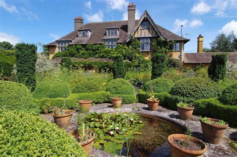 10 Of The Best Secret Gardens In Britain — And How You Can Visit Them