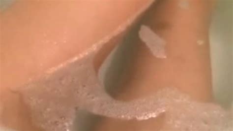 Periscope Fingering In Her Bath