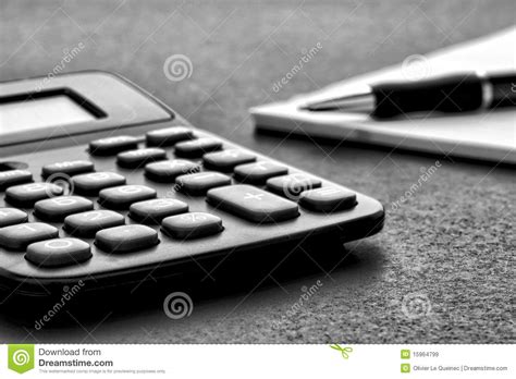 Calculator Met Pen Op Papier Stock Afbeelding Image of document