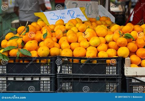 Mandarin Orange Market Stock Image Image Of Crate Shopping 289730573