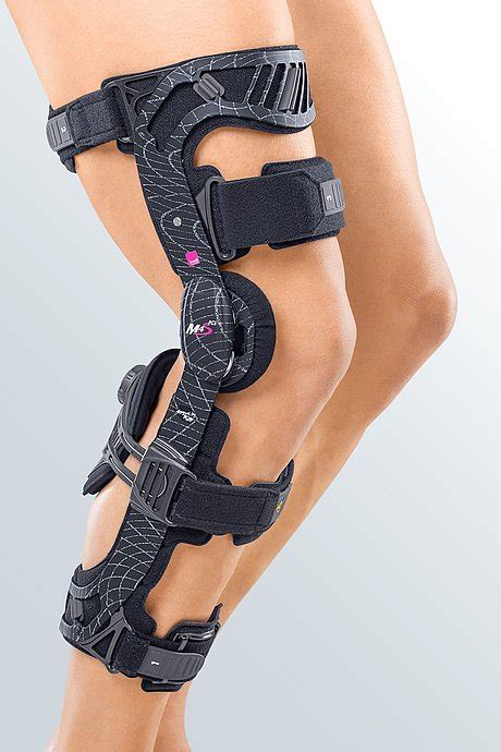 M4s® Pcl Dynamic Knee Brace For Treating The Posterior Cruciate Ligament