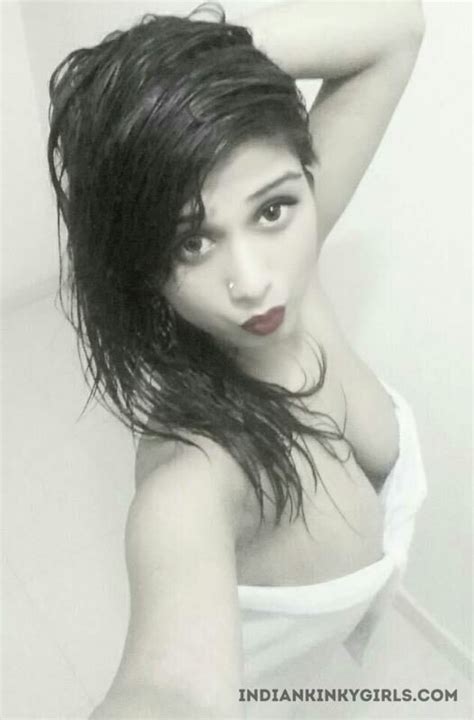 Naughty Mumbai Wannabe Models Leaked Nude Selfies