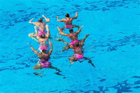 Synchronized Girls Underwater Photo Dance Editorial Image Image Of Underwater Pool 26183815