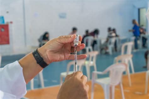 Dividida em quatro fases, a imunização é baseada em critérios para priorizar os grupos. Bertioga abre novo agendamento para vacinação contra a ...