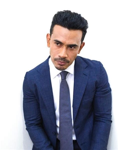 I used to joke with ros saying he is the definition of tall, dark and it was a banner promoting a dinner session with remy ishak himself and some other local celebrities (kru. Remy Ishak Sedang Hangat Bercinta Dengan Model?