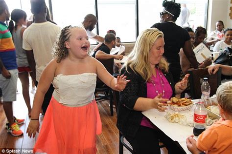 Honey Boo Boo And Mama June Attend Opening Of Crab Restaurant Daily