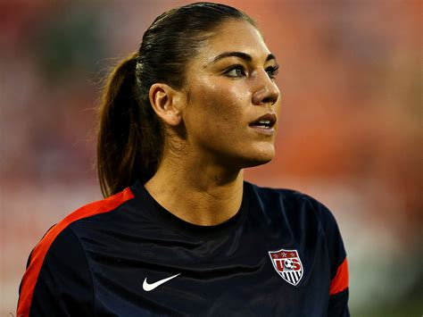 Hope Solo Soccer Star Arrested On Assault Charge Near Seattle Cbs News