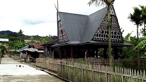 Satu rumah biasanya dihuni oleh satu keluarga sampai delapan keluarga besar batak. Rumah Adat Mandailing (Lubis) Pakantan - YouTube