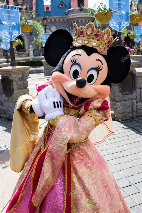 Minnie During Disneyland Paris Show Stock Editorial Photo © Bukki88 83329306