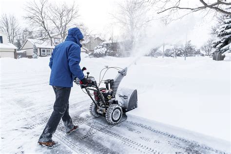 Choosing The Right Snow Blower For Small Yards