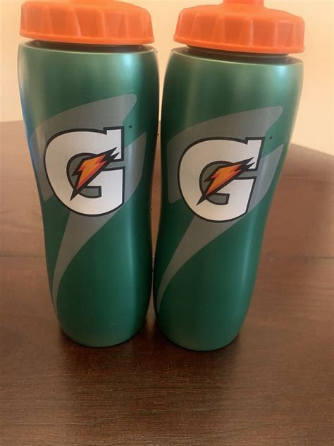 Gatorade 32 Oz New Easy Grip Design Squeeze Sports Water Bottle Pack Of