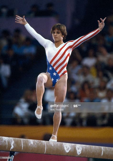 ニュース写真 American gymnast Mary Lou Retton competes on the Mary lou retton Female gymnast