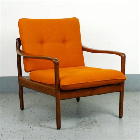 Orange living room chairs : Vintage orange armchair in teak by Knoll Antimott - Design ...
