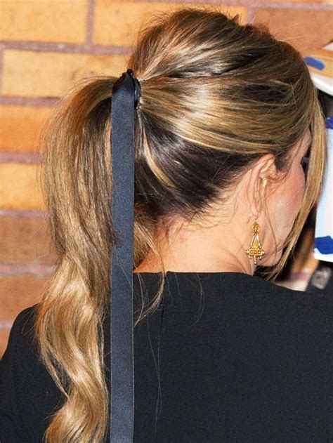 The daughter of actors john aniston and nancy dow, she began wo. 21 of Jennifer Aniston's Most Iconic Hairstyles | Jennifer ...