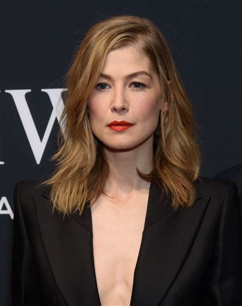 Rosamund Pike Iwc Schaffhausen For The Love Of Cinema Gala At Tribeca