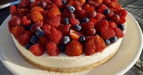 Cheesecake Aux Fruits Rouges Sans Cuisson De Les Recettes De Kelou Et Ses Recettes De Cuisine