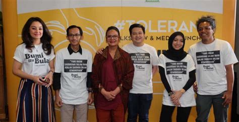 Check spelling or type a new query. Bumi Itu Bulat: Film Terbaru yang Menyinggung Isu Krusial ...