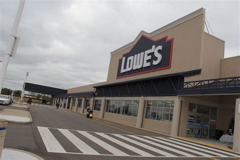 NOW OPEN: Lowe's On The East End | windsoriteDOTca News - windsor