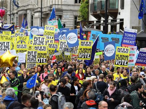 Hundreds of thousands descend on central London to demand a People's Vote | Express & Star