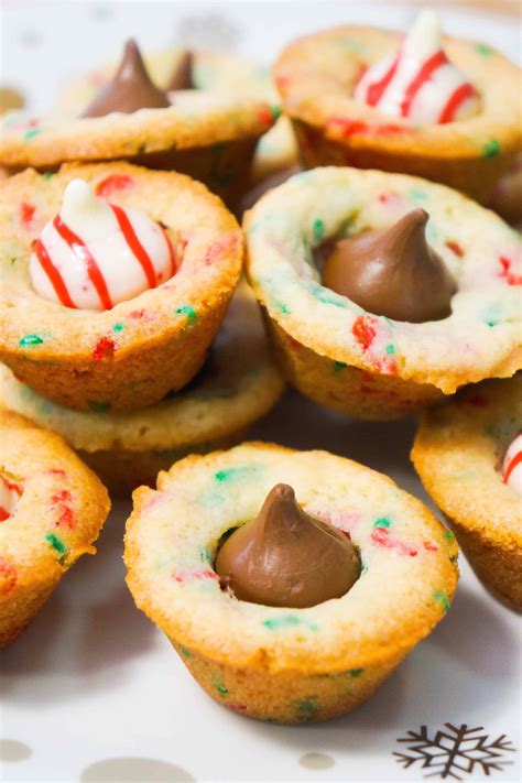 Cookies, dessert, valentine's day ideas and recipes tagged with: Christmas Sugar Cookie Cups - This is Not Diet Food