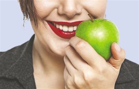 Does Your Mouth Itch When You Eat Apples Or Other Fruits The