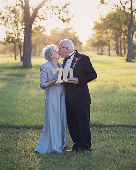 Couple Takes Their Wedding Photos After 70 Years Of Marriage And Proves