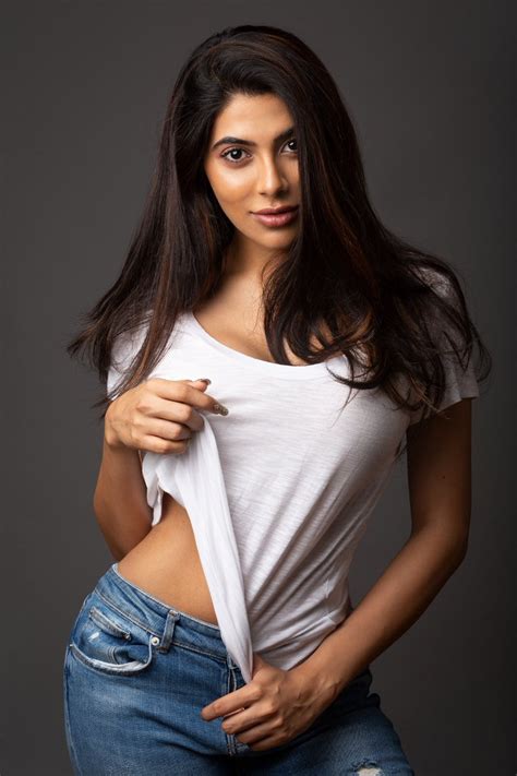 Hot Nikki Tamboli Madhu Shalini Indiaglitz