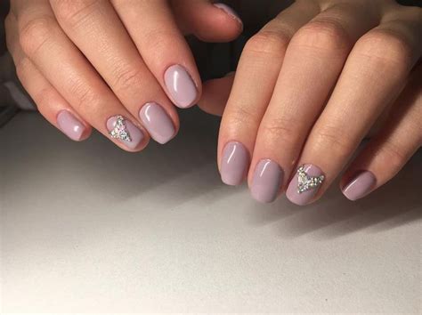 Poly is harder and more rigid. Shellac vs Gel Polish for Your Nails In Pictures ...