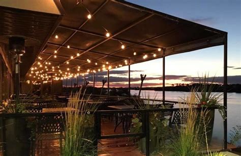 7 Lakeside Restaurants In Washington You Simply Must Visit This Time Of
