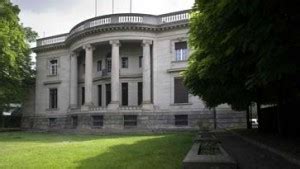 Die erwähnten getränke dürfen nicht selbst mitgebracht werden. Wiesbaden: Hochherrschaftliches für einen Mann aus dem ...
