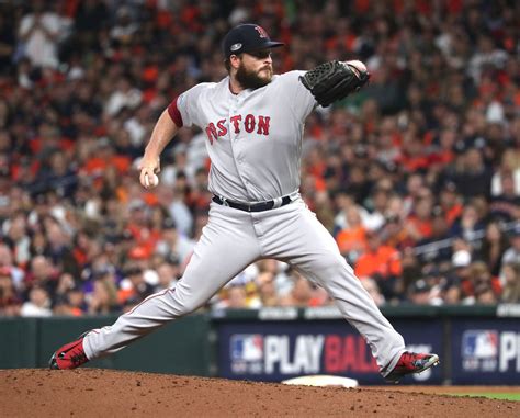 Red Sox Re Sign Reliever Ryan Brasier On One Year Deal Tender Contracts To Several Unsigned