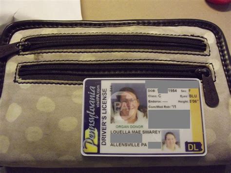 Wallet With Pa Drivers License 50 14 26259 Pa Drivers License