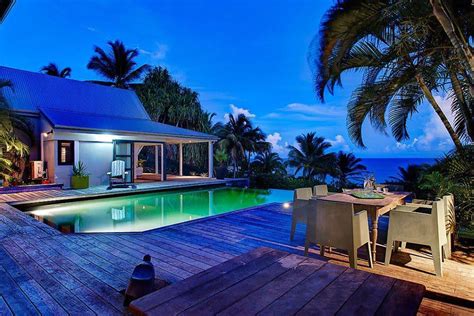 Maison a louer, 4 á 9 personnes. Location guadeloupe - villa de luxe avec piscine