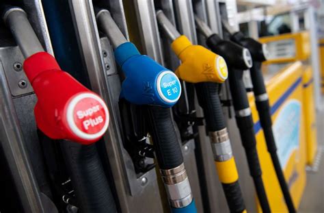 Brauch keinen freund, kein kokain brauch weder arzt noch medizin brauch keine frau nur vaseline etwas nitroglyzerin ich brauche geld für gasolin explosiv wie. Dank Corona-Krise: Benzin so günstig wie lange nicht mehr ...